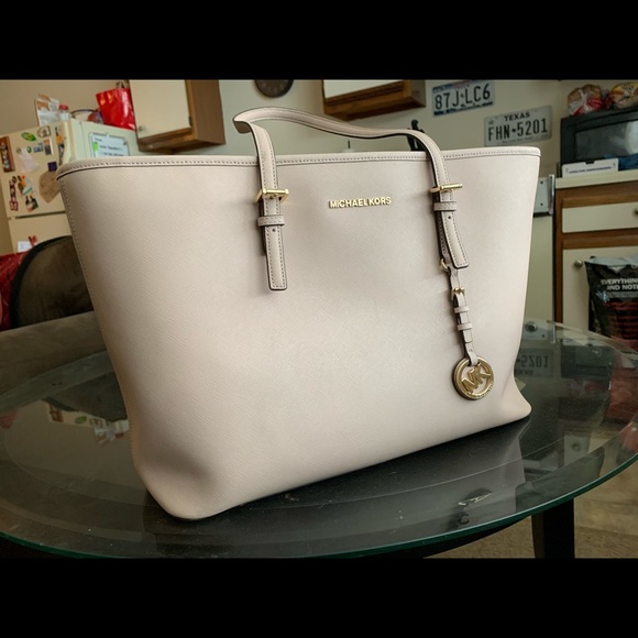 Jet Set Medium Blush Leather Top-Zip Tote Bag - Picture 1 of 7